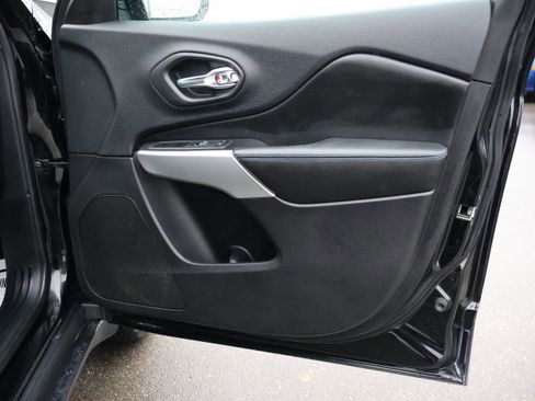 Used 2020 Jeep Cherokee Latitude image 10