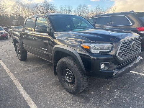 Used 2023 Toyota Tacoma 4x4 Double Cab image 3