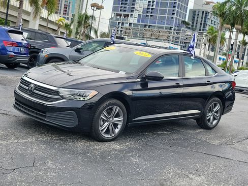 Used 2023 Volkswagen Jetta SE w/ Panoramic Sunroof Package FWD image 39