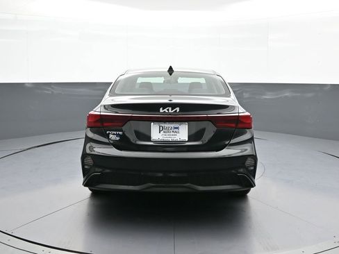 Certified 2023 Kia Forte LXS w/ LXS Technology Package FWD image 7