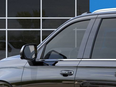 New 2026 Chevrolet Suburban Premier AWD/4WD image 12