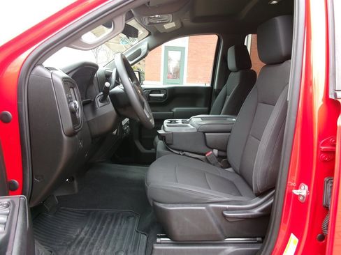 Used 2020 Chevrolet Silverado 1500 Custom w/ Custom Value Package image 9