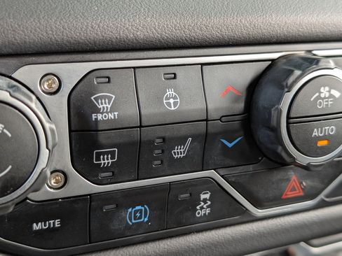 Used 2025 Jeep Wrangler Backcountry image 34