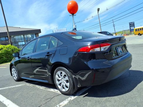 Used 2024 Toyota Corolla LE FWD image 4