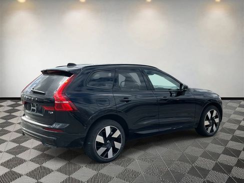 Used 2025 Volvo XC60 T8 Plus w/ Protection Package Premier image 3