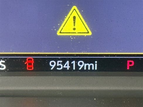 Used 2021 Chevrolet Tahoe Premier w/ Premium Package image 15