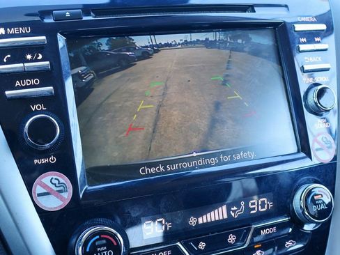 Used 2023 Nissan Murano SV image 4