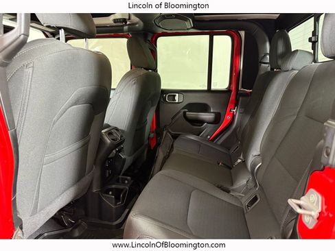 Used 2021 Jeep Gladiator Willys image 41
