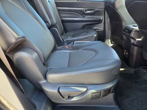 Certified 2025 Toyota Grand Highlander XLE image 15