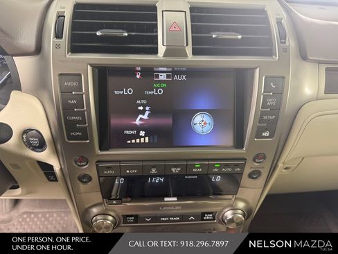 Used 2018 Lexus GX 460 Luxury w/ Preferred Accessory Package AWD/4WD image 30