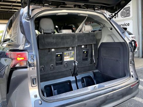 Used 2021 Toyota Sienna LE image 18