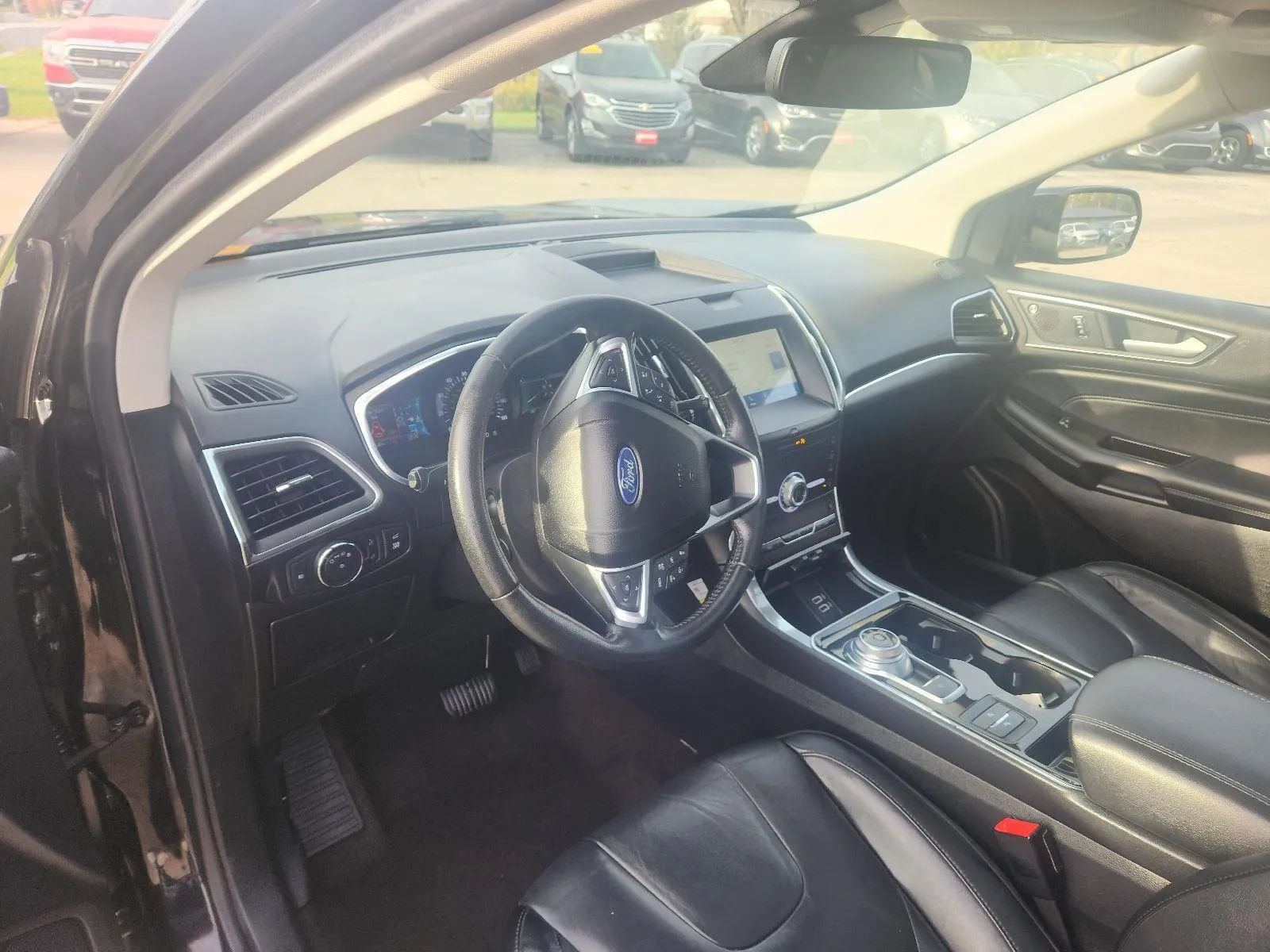 Used 2020 Ford Edge Titanium FWD image 14
