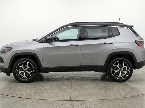 Used 2025 Jeep Compass Limited image 5