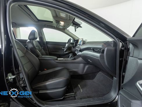 Used 2022 Nissan Sentra SR w/ SR Premium Package FWD image 41