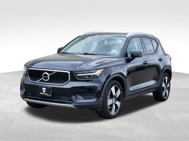 Used 2020 Volvo XC40 T5 Momentum w/ Protection Package Premier AWD/4WD image 3