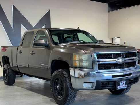 Used 2008 Chevrolet Silverado 2500 LTZ w/ Safety Package AWD/4WD image 3
