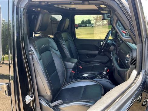 Used 2022 Jeep Gladiator Overland w/ Popular Equipment Package AWD/4WD image 7