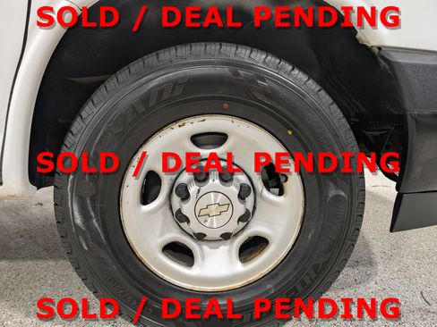 Used 2020 Chevrolet Express 2500 Extended RWD image 12