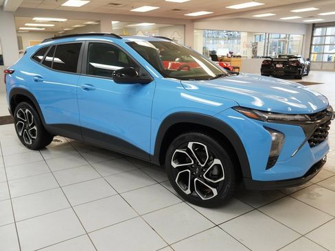 Used 2024 Chevrolet Trax RS w/ Sunroof Package image 14