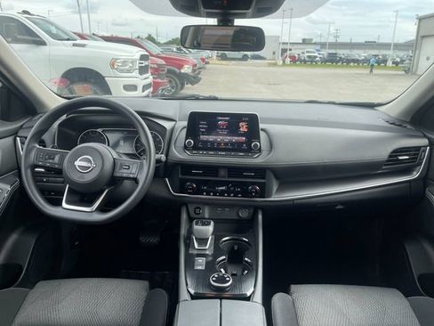 Used 2024 Nissan Rogue SV AWD/4WD image 15