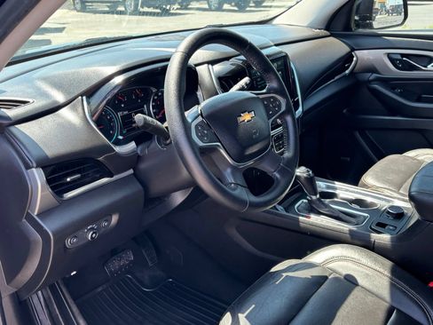 Used 2019 Chevrolet Traverse LT w/ LT Premium Package AWD/4WD image 14
