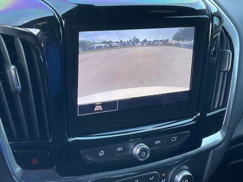Used 2023 Chevrolet Traverse LT FWD image 18