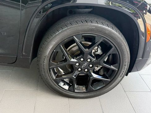 Used 2024 Chevrolet Traverse RS FWD image 18