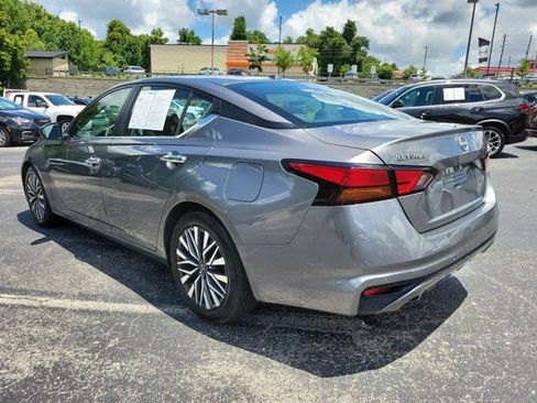 Used 2025 Nissan Altima 2.5 SV FWD image 17