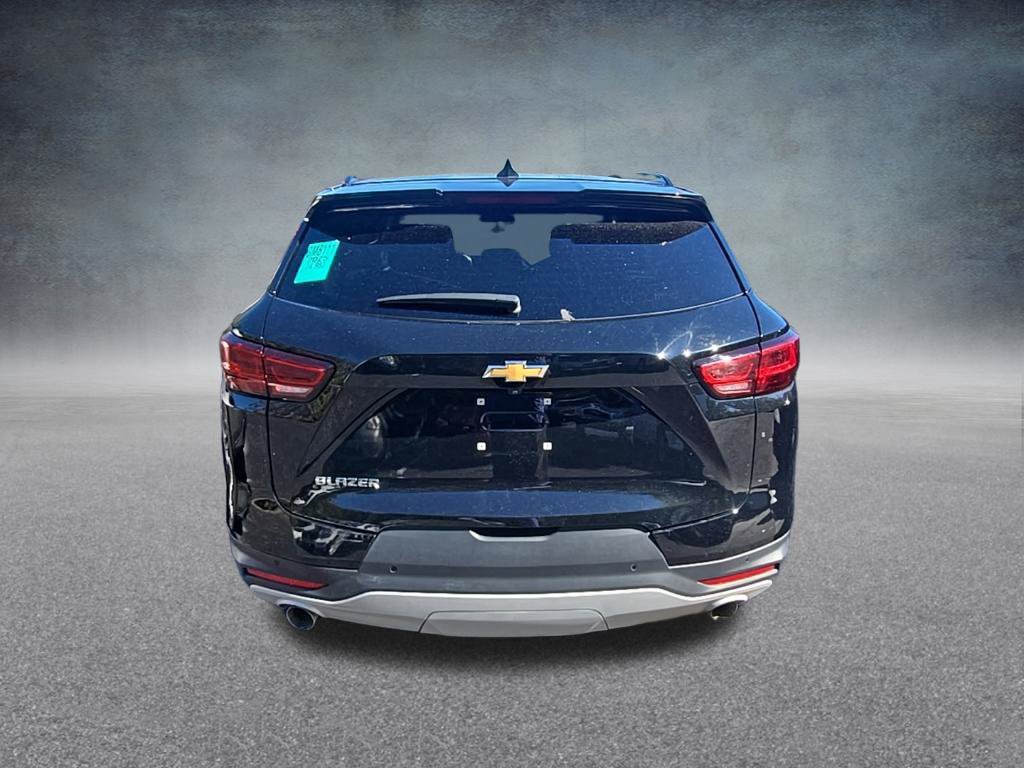 Used 2025 Chevrolet Blazer LT w/ Convenience Package FWD image 8
