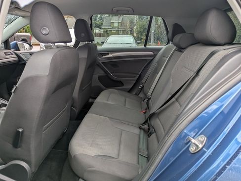 Used 2019 Volkswagen Golf S image 24