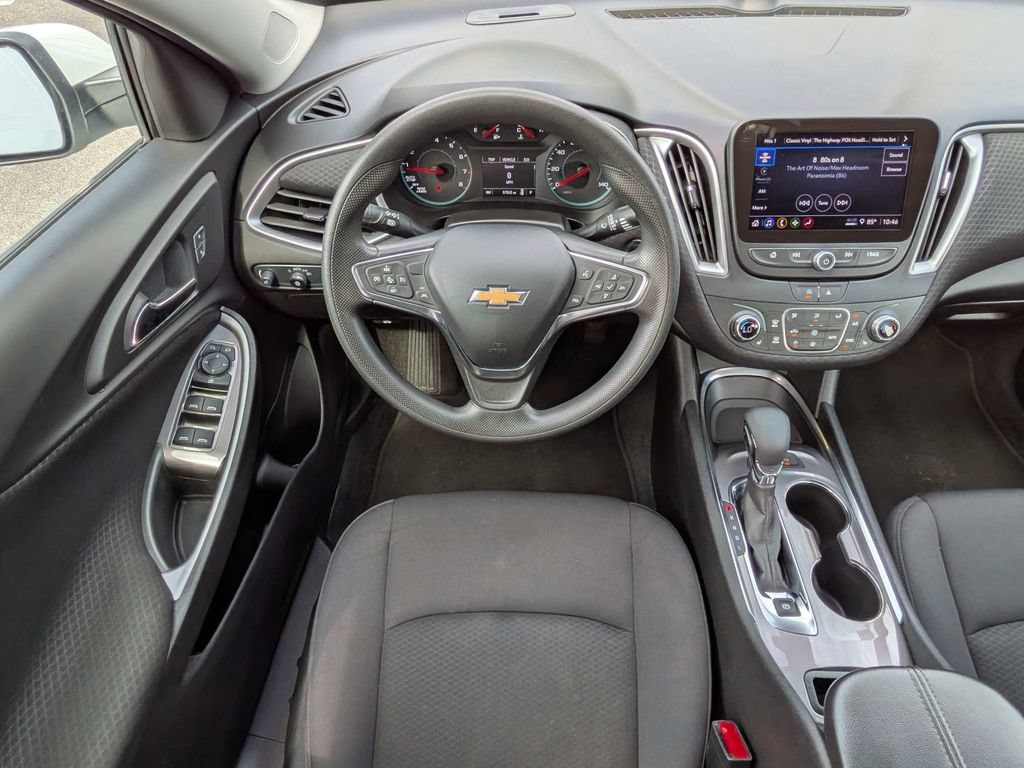 Used 2025 Chevrolet Malibu LT FWD image 15