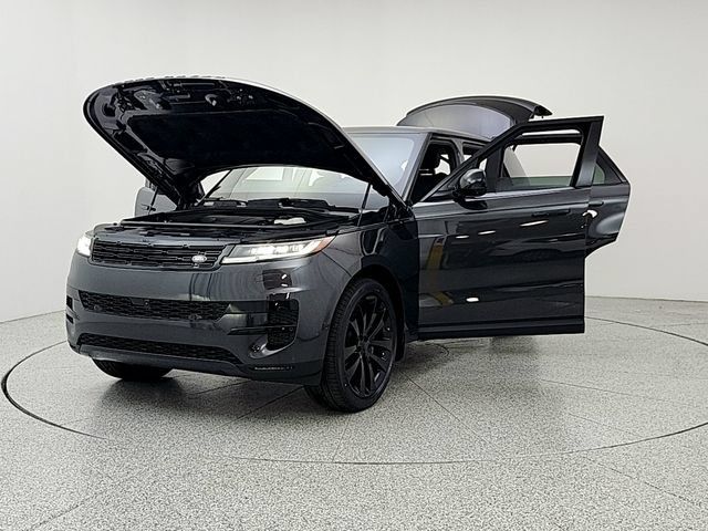 New 2026 Land Rover Range Rover Sport SE AWD/4WD image 9