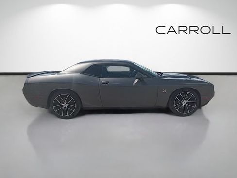 Used 2017 Dodge Challenger R/T Scat Pack RWD image 2