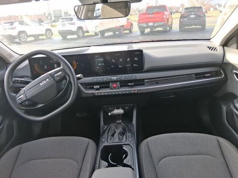 Used 2025 Kia K4 LXS image 10
