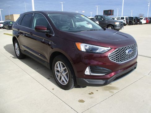 Used 2024 Ford Edge SEL w/ Convenience Package image 8