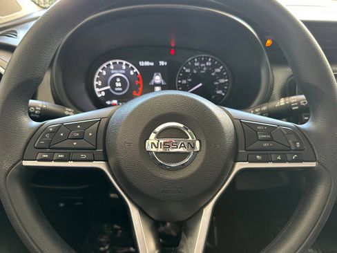 Used 2021 Nissan Kicks SV FWD image 23