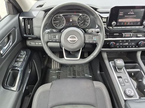 Used 2022 Nissan Pathfinder SV w/ SV Premium Package AWD/4WD image 9