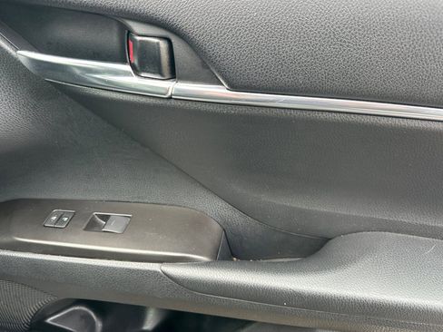 Used 2024 Toyota Camry SE image 20