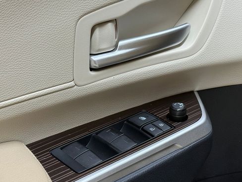 Used 2021 Toyota Sienna XLE image 24