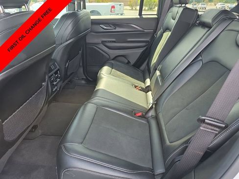 Used 2025 Jeep Grand Cherokee Altitude AWD/4WD image 12