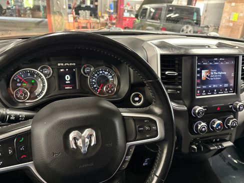 Used 2020 RAM 1500 Big Horn AWD/4WD image 2