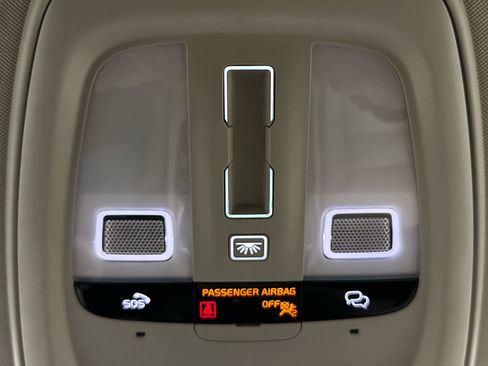 Used 2023 Volvo XC60 B5 Plus image 37