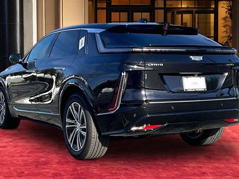New 2026 Cadillac Lyriq Luxury w/ LPO, Floor Liner Package AWD/4WD image 4