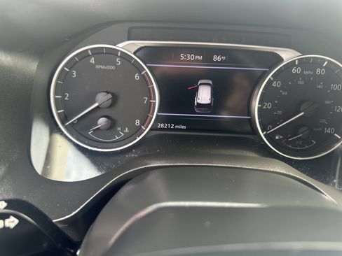 Used 2025 Nissan Rogue SV FWD image 10