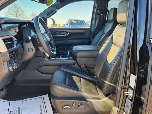 Used 2025 GMC Yukon Denali image 21