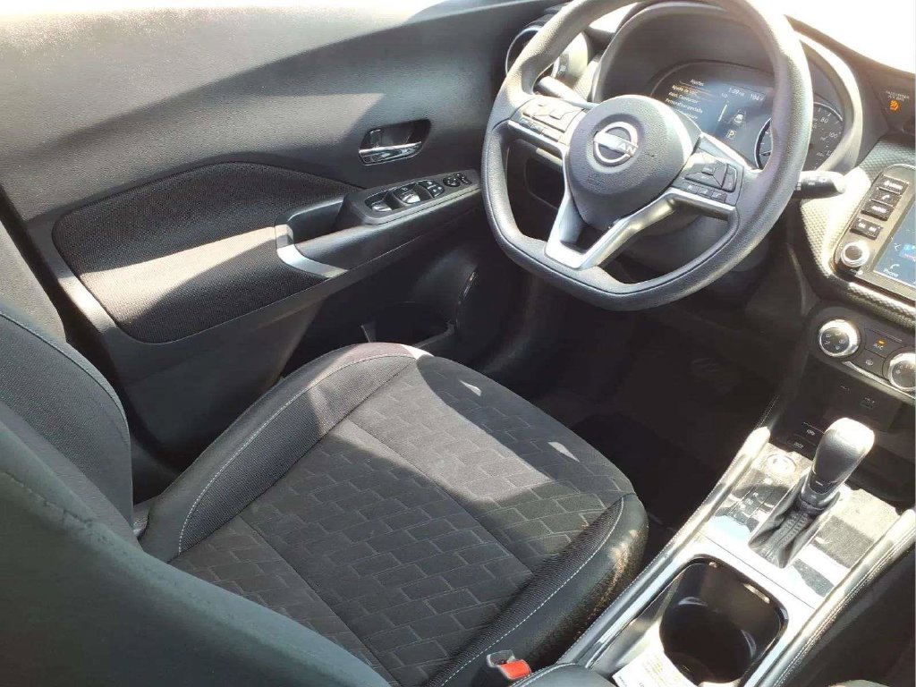 Used 2024 Nissan Kicks SV FWD image 9