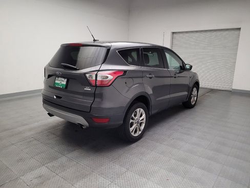 Used 2017 Ford Escape SE FWD image 9