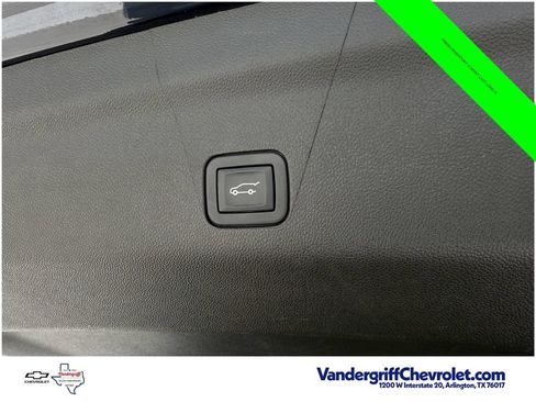 Certified 2022 Chevrolet Tahoe Z71 w/ Luxury Package AWD/4WD image 32