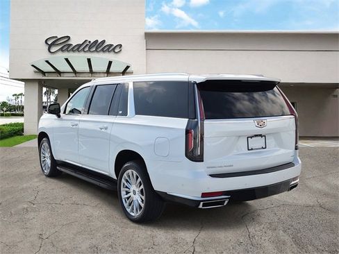 Used 2024 Cadillac Escalade ESV Premium Luxury image 3