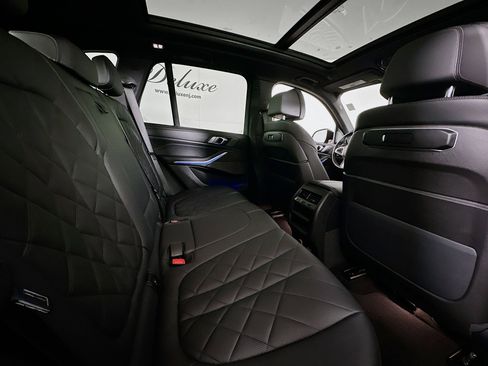 Used 2024 BMW X5 xDrive50e w/ M Sport Package image 28